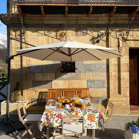 La Casona de Lombraña, en Polaciones  Bagian luar foto