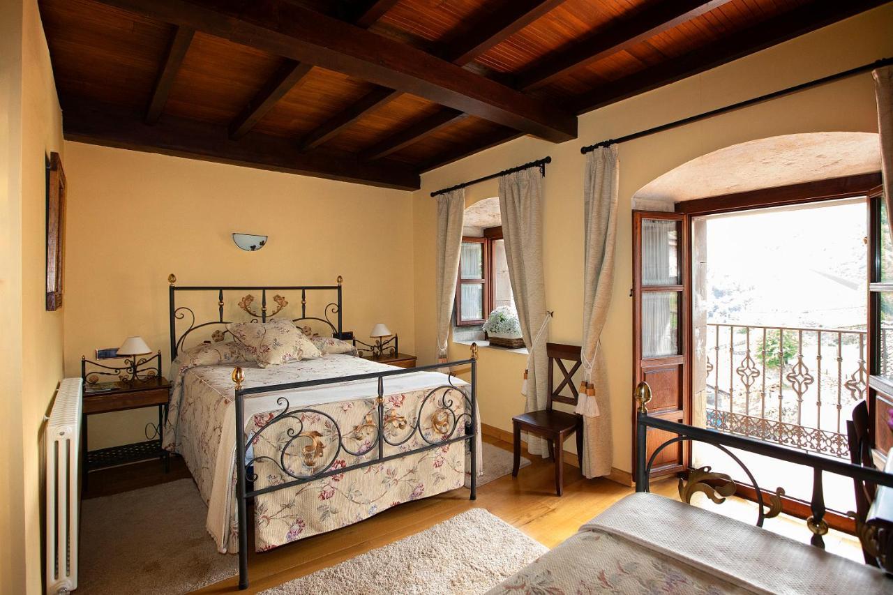 La Casona de Lombraña, en Polaciones  Bagian luar foto