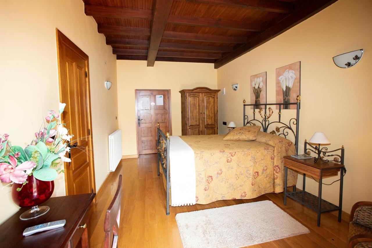 La Casona de Lombraña, en Polaciones  Bagian luar foto